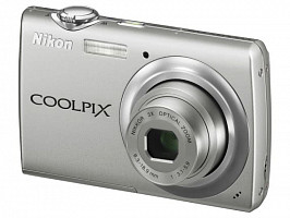 Nikon COOLPIX S225